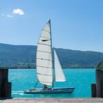 Hôtel Palais de l'Isle Annecy -Le lac d’Annecy à l’horizon grâce à un hôtel bien situé